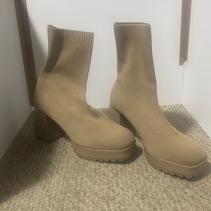 Forever 21 Tan chunky sock boots sz 13 worn once